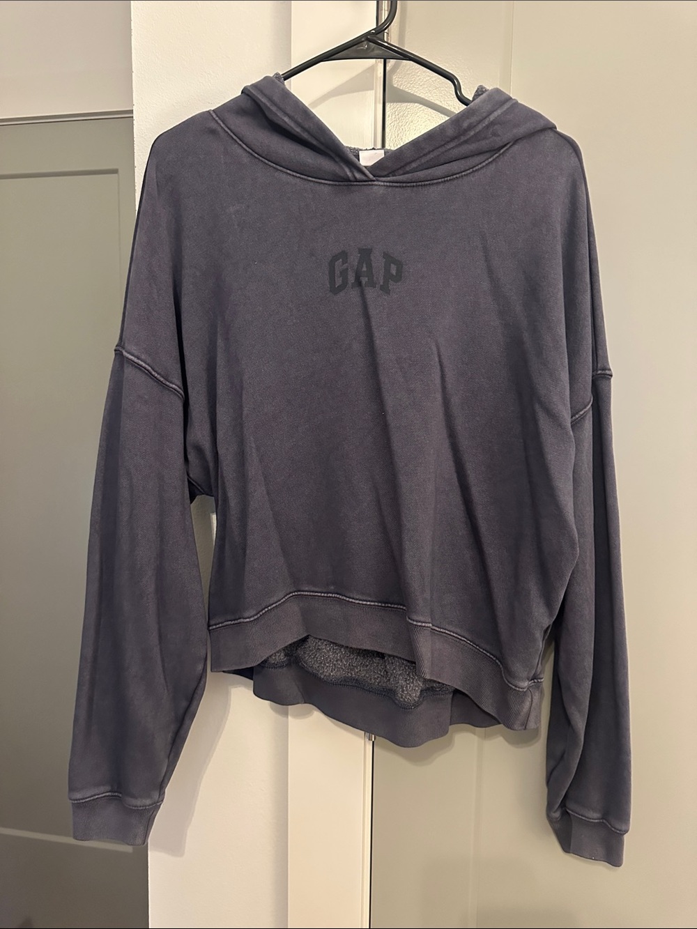 GAP Washed Cropped Hoodie in Charcoal Gray - Picture 1 of 2
